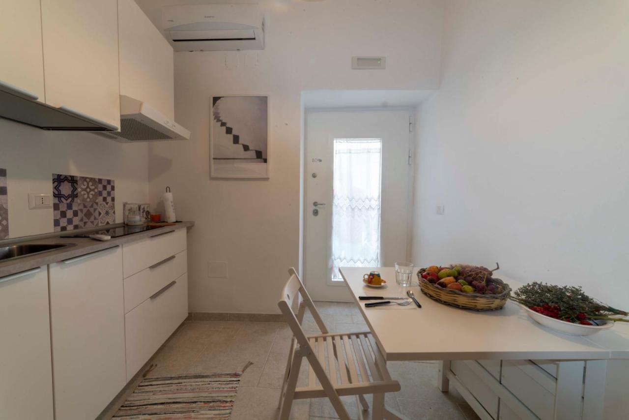 Porto Antico Villa Bari Bagian luar foto